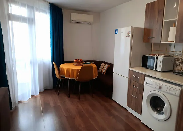Apartament Eleny *