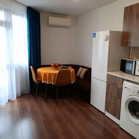 Apartament Eleny *