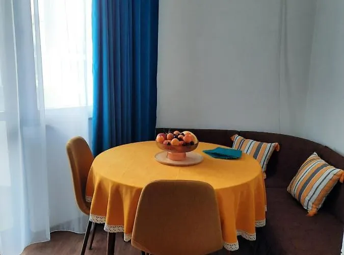 Apartament Eleny *
